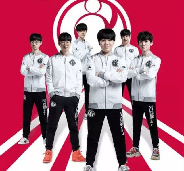 现出色的球 现出色的球